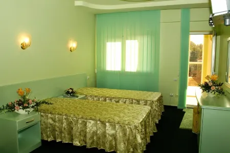 Hotel Regat Отели в г. Питешти