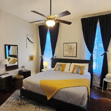 Isetta Inn (Boutique Hostel)