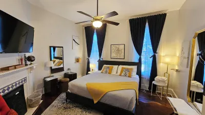 Isetta Inn (Boutique Hostel) Отели в г. 