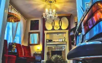 Isetta Inn (Boutique Hostel)