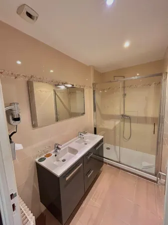 Thoiry Étoile Lodge Отели рядом со станцией Houdan