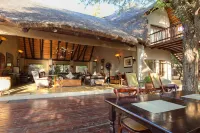 Mvuradona Safari Lodge