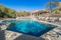 Gorgeous Mountain and City Views, Pools, and Hot Tubs