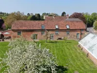 Manor Farm Courtyard Cottages - Park Yeri
