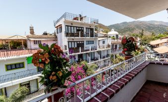 Suites Plaza del Rio - Family Hotel Malecón Centro
