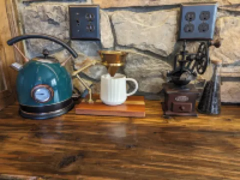 Lakefront guest house,  dock access. Kayak, peddleboat, and rowboat... fishing.