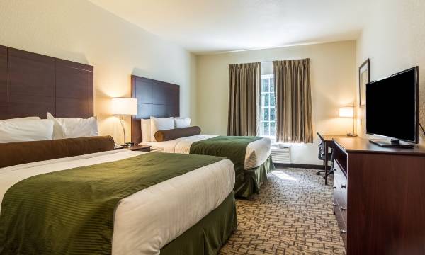 Cobblestone Hotel & Suites - Hutchinson