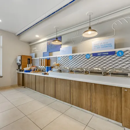 Holiday Inn Express & Suites ASTORIA by IHG