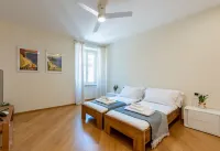 레 스위트 디 사라 5 Torre Apponale 주변 호텔