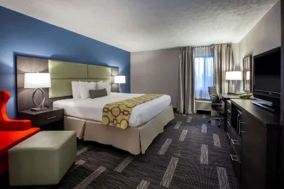 Baymont by Wyndham Traverse City فنادق في Garfield Township