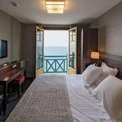 Ambassadeurs Logis Hotel Hotels near Intra Muros