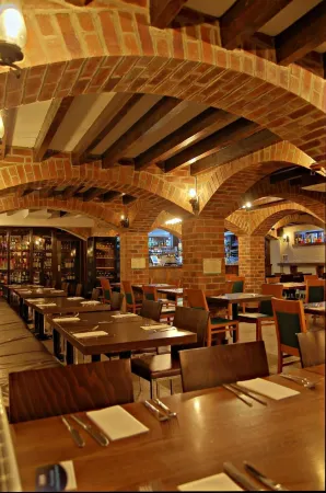 Cornmill Hotel Отели рядом с достопримечательностью «Университет Халл»