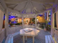 Paradise Hotels in Volvi