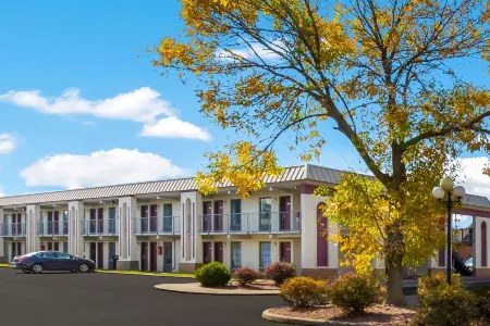 One Life Studio and Suites Отели рядом с достопримечательностью «Истленд Молл»