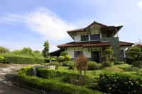 Villa ChavaMinerva Dima - Ciater Hôtels à : Sagalaherang