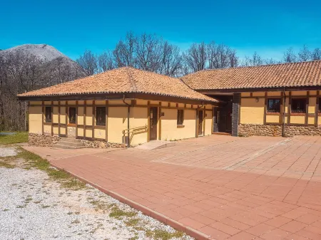 Hostel El Oso Pardo Отели в г. Alba de los Cardanos