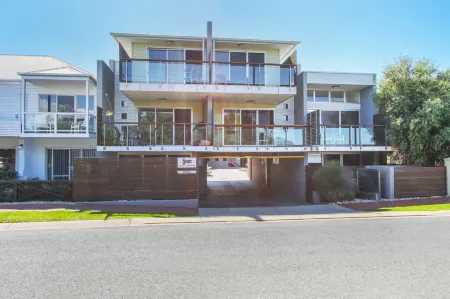 5 Knots Metung Отели в г. Метунг