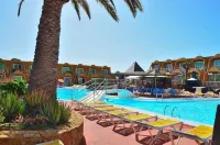 Aparthotel la Piramide - Pools
