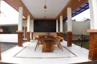 ABRIKI VILLAGE Hotels in Mojotengah