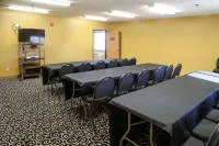 Quality Inn & Suites Watertown Near Prairie Lakes Ice Arena Hotels in Rauville Township