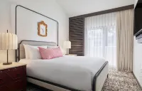 Palmoro House Hotels in Montecito