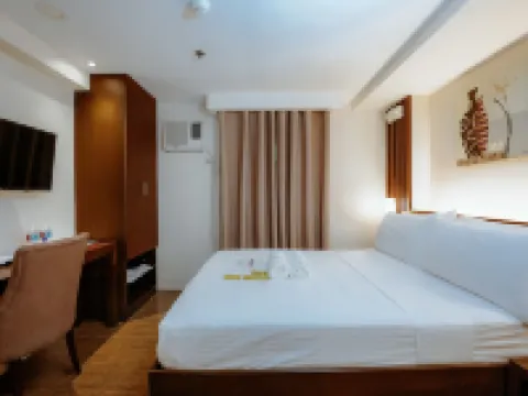 Emerald Boutique Hotel Hotels in Legaspi