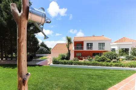 Sintra Rural Home - Cerrado da Serra Отели в г. Tapada de Vale de Lobos