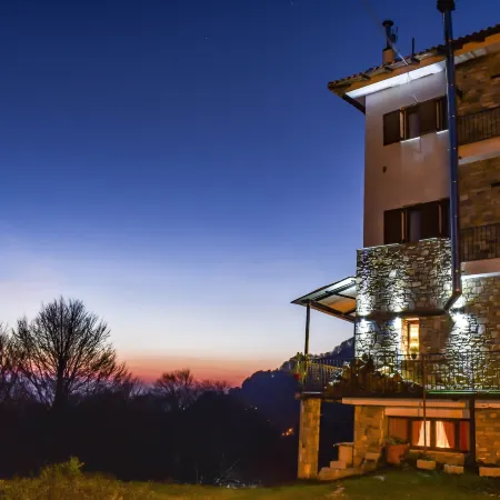 Tasia Mountain Hotel