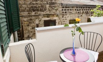 Prior Suites Split
