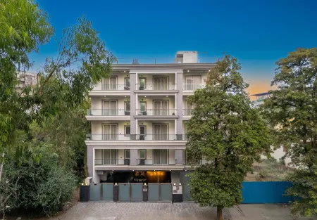 BedChambers Serviced Apartments, MG Road Отели рядом с достопримечательностью «Cyber Hub»