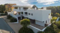 Limoni Luxury Suites