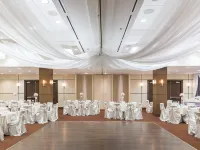 Four Points by Sheraton Winnipeg South Hotels near Fort Gary