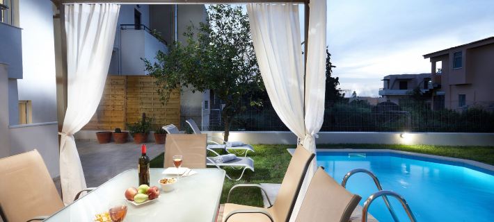 Dream Villa Hotels in Akrotiri