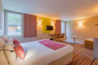 Hôtel Kyriad Lyon Est Saint-Bonnet de Mûre Hôtels à proximité de : Chateau de Rajat