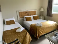 FatOwl Motel, Bar & Eatery - Ramah Hewan Peliharaan
