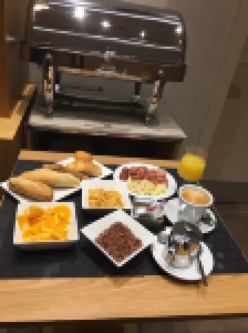 ホスタル アントン マーティン