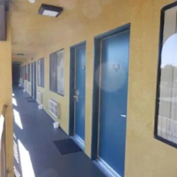 Simply Home Inn & Suites - Riverside