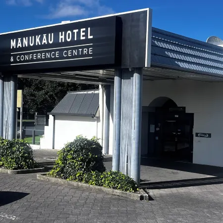 Manukau Hotel & Conference Centre Отели рядом с достопримечательностью «Тематический парк Конец Радуги»