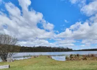 Lake Yalleena Nature Retreat - Homestays