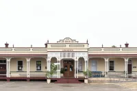 Longreach Motor Inn