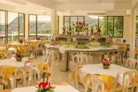 Morro do Sol Hotel & Eventos فنادق في Porto Belo