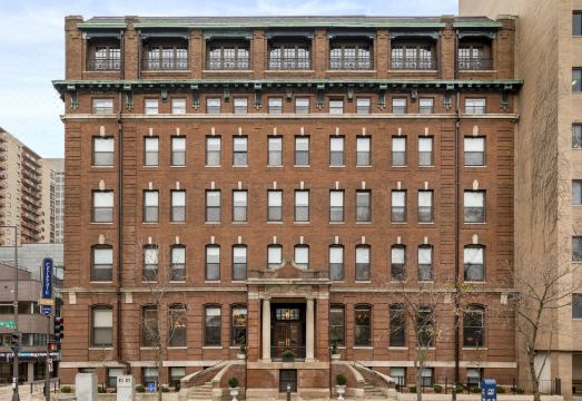 호텔의 예술적인 복도 디자인