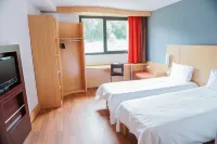 Ibis Girona Costa Brava Hotels in Canet d'Adri