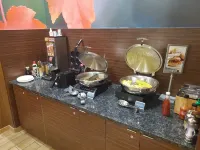 奧爾巴尼市中心費爾菲爾德客房及套房 - 早餐