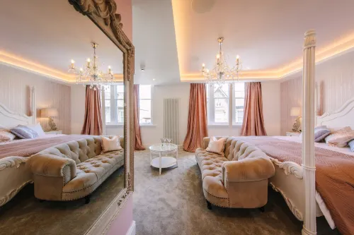 Absoluxe Suites - 4-Star