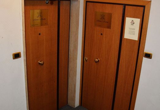 로나스 룸 대표 이미지