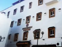 فندق ديس أوداياس Hotels near شاطئ الرباط