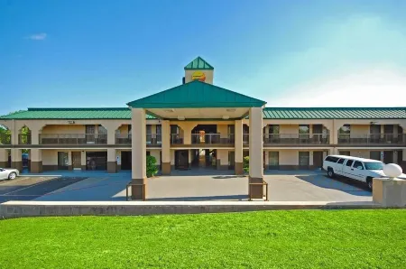 Quality Inn Mt. Pleasant Отели в г. Маунт-Плезант