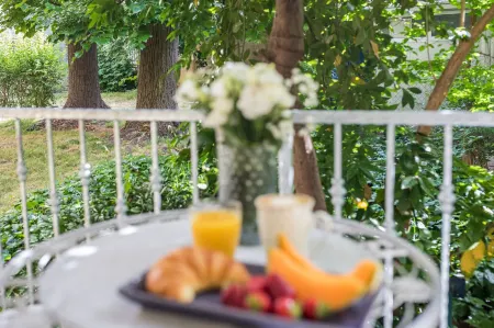 Luxury Rooms with Balcony