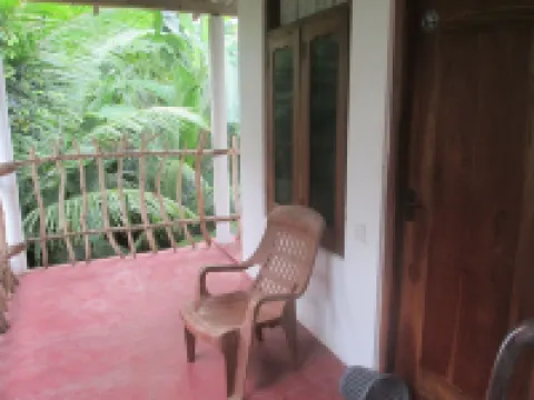 Dhanushka Guest House